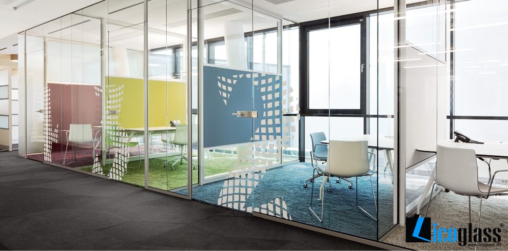 vach-kinh-cuong-luc-van-phong-licoglass (1)